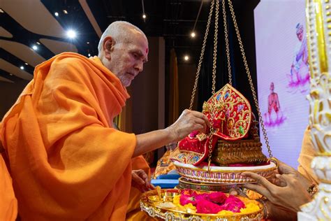 Flower Offerings as a Way to Reverently Express Devotion