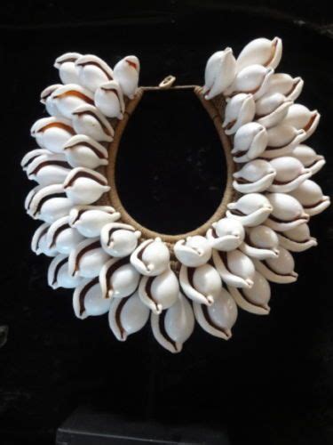 From Ocean to Adornment: The Craftsmanship Behind Exquisite Pearl Shell Jewelry