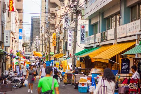 From Tsukiji Market to your Plate: Sourcing the Finest Ingredients