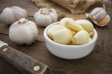 Garlic as a Natural Remedy: Examining Traditional and Modern Uses