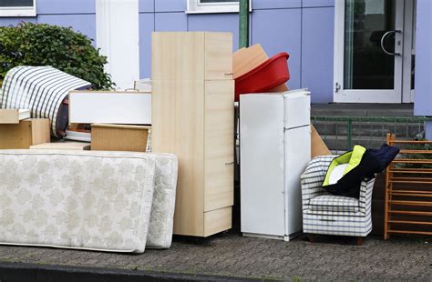 Getting Rid of Unwanted Furniture with an Organized Yard Sale