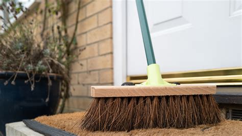 Getting Started: Preparing the Broom Handle