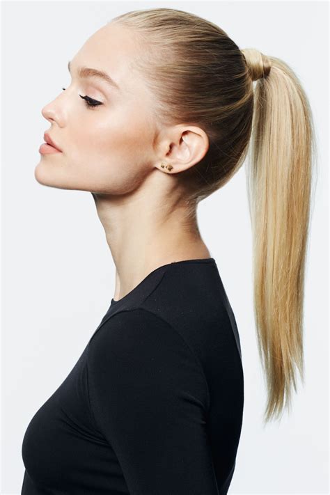 Glamorous Ponytail Variations: Achieving Red Carpet-worthy Hairstyles with Simple Techniques