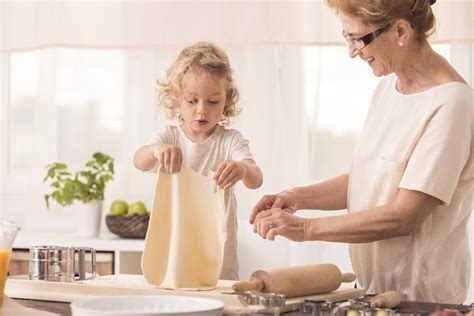 Grandma's Kitchen: Timeless Wisdom for the Perfect Classic Cake