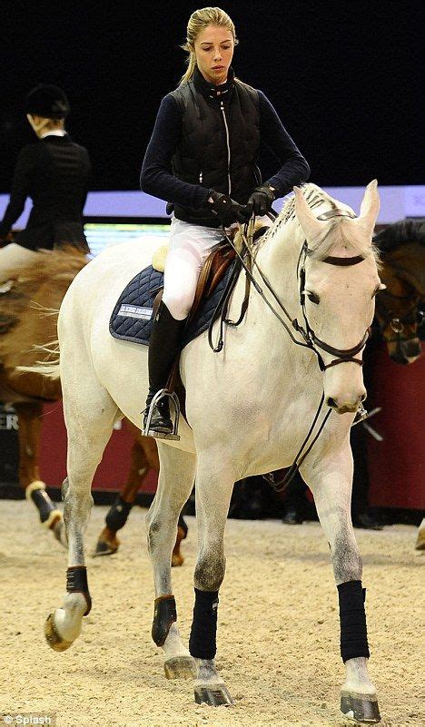 Hannah Selleck: A Rising Star in Equestrian Sports