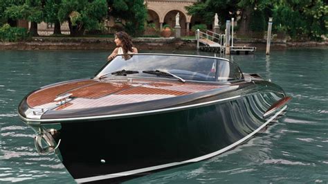 Height, Figure, and Style: Riva's Unique Charm