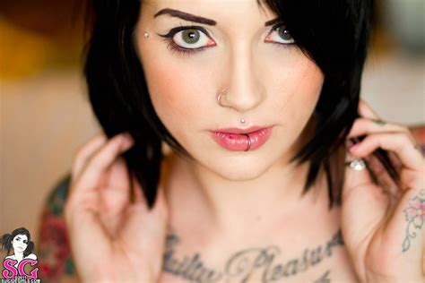 Height Matters: Helenjade Suicide's Physical Appearance