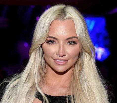 Height Matters: Lindsey Pelas and her Statuesque Figure