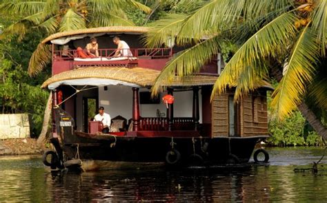 Houseboat Honeymoon: Romance and Thrills on the Alleppey Backwaters