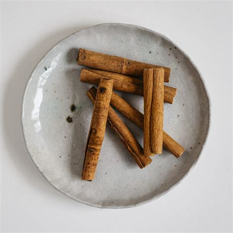 Incorporating Cinnamon in Everyday Life: From Culinary Delights to Home Fragrances