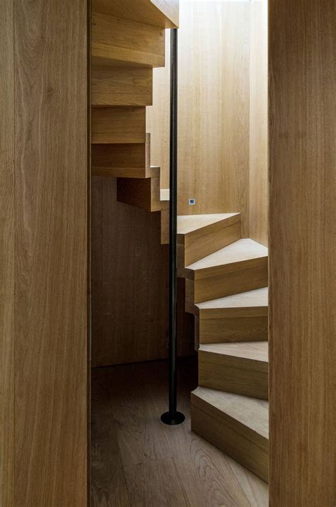 Incorporating Unique Materials for a One-of-a-Kind Staircase