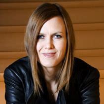 Juliana Hatfield: Age, Height, and Figure