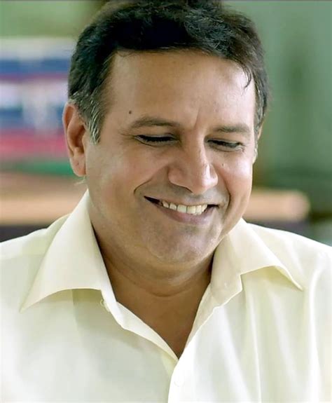 Kumud Mishra: A Rising Star in the Glittering World of Bollywood