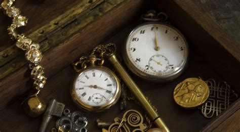 Legacy of Time: Passing Down Golden Timepieces as Cherished Heirlooms