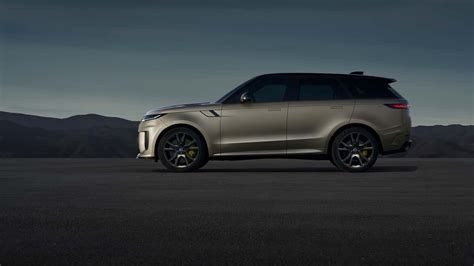 Luxury Meets Performance: Exploring the Impressive Specifications of the Range Rover