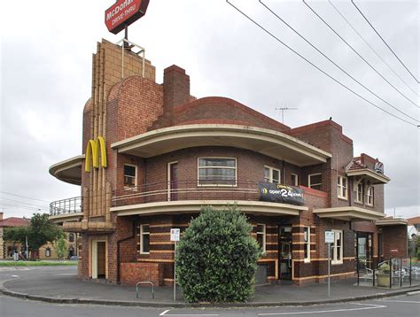 Maccy Bar's Impressive Height: A Look into the Numbers