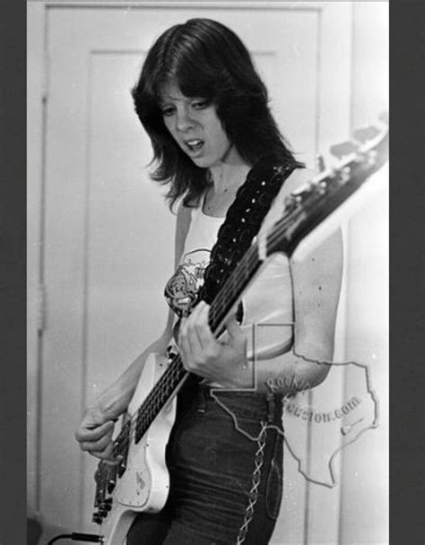 Making Her Mark: Jackie Fox's Contributions to the Rock Music Scene