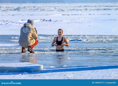 Making Memories: Capturing the Beauty of Winter Swims on Camera