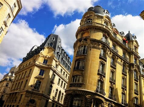 Marvels of Architecture: The Splendor of Parisian Buildings