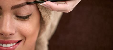 Mastering the Art of Eyebrow Grooming