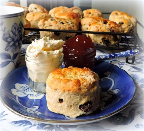 Mastering the Art of Making Irresistible Scones in Your Own Kitchen