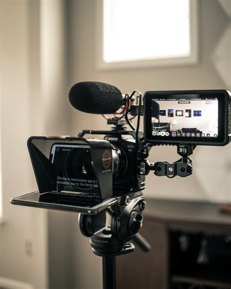 Mastering the Art of Teleprompter Reading: Overcoming the Challenges