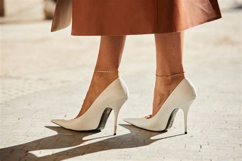 Mastering the Art of Walking Gracefully in Stilettos