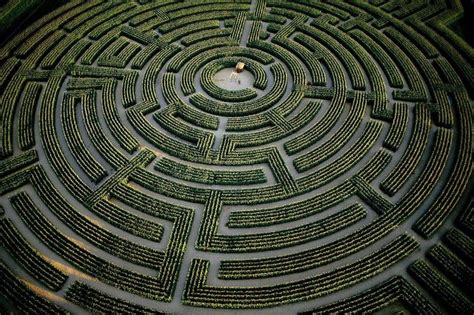 Navigating the Labyrinth: Understanding the Interpretations of Dreams about Being Trapped beneath the Earth