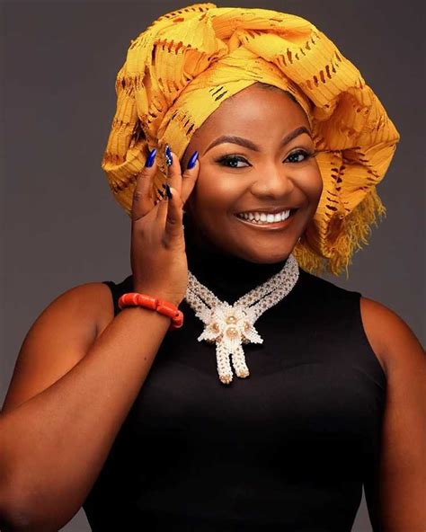 Omorose Preeda: A Rising Star in the Entertainment Industry