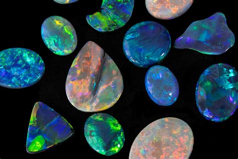 Opal Stone in Jewelry: Aesthetic Appeal and Fashion Trends