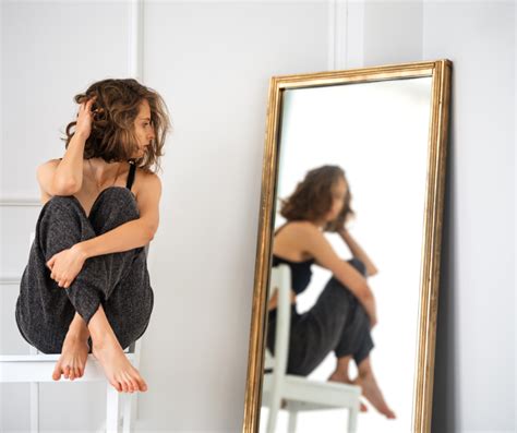 Overcoming Body Dysmorphia: Shifting from Fixation to Embracing One's Appearance