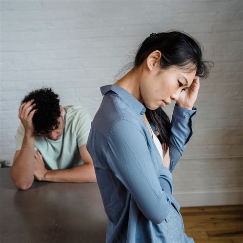 Overcoming Relationship Challenges: Support and Compromise