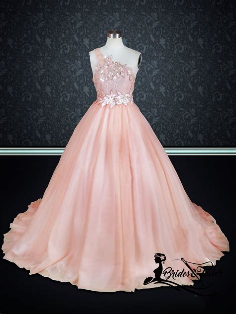 Peach Wedding Dresses for Various Figures