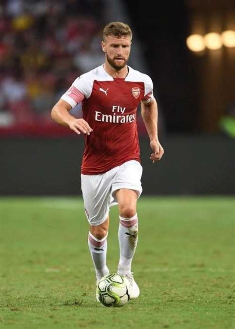 Physical Attributes: Exploring Mustafi's Height and Figure