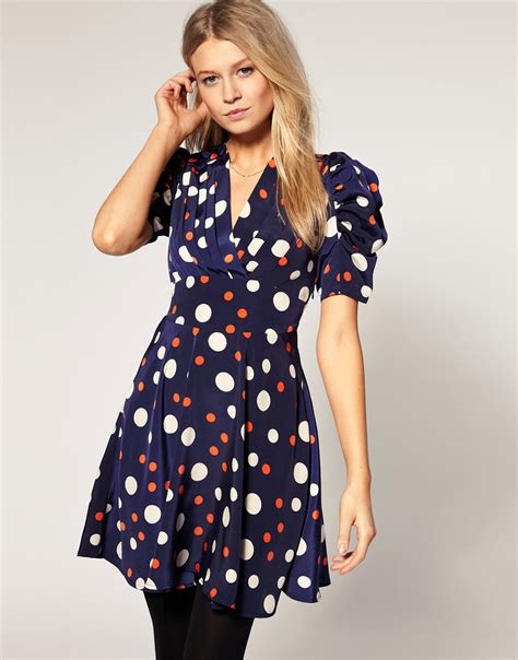 Polka Dot Dresses for Every Season: Adapting the Trend