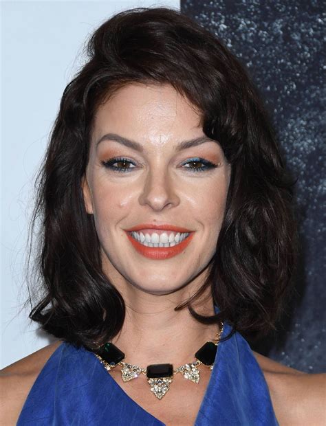 Pollyanna McIntosh: A Glimpse into Her Life and Physical Attributes