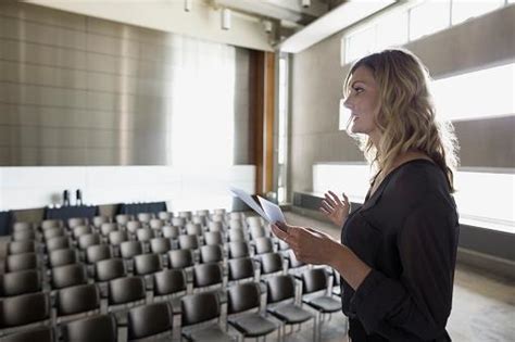 Practicing Effective Delivery: Enhancing Your Presentation Skills through Rehearsal