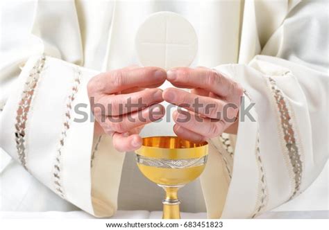 Preparing Spiritually and Mentally for the Sacred Eucharistic Rite