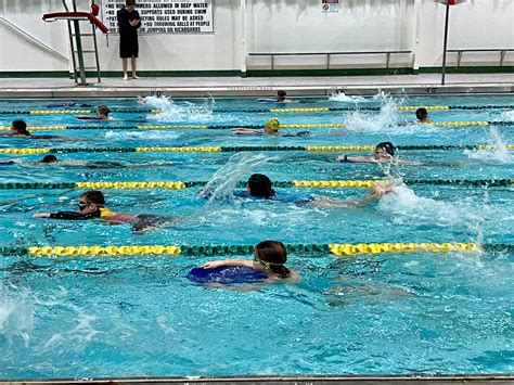 Pursue the Art of Tsunami Swimming