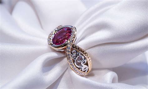 Revealing the Vision: Unlocking the Tapestry of Exquisite Gemstone Bands