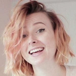 Rising to Popularity: Tessa Violet's Journey as an Internet Sensation