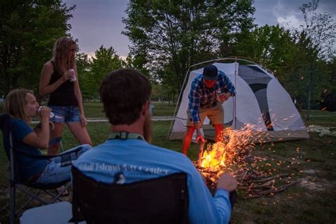 Rooftop Camping: Unleashing the Thrills and Excitement