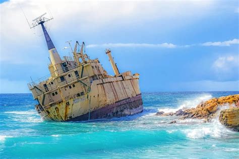 Sailing through History: Discovering Legendary Shipwrecks