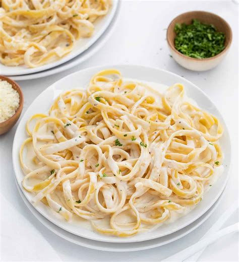 Savor the Creaminess: Classic Fettuccine Alfredo Recipe