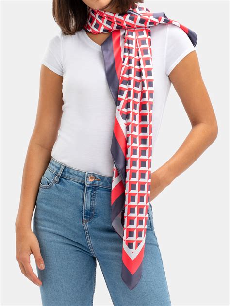 Scarf Accessories: Personalize Your Look