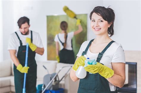 Seeking Professional Assistance: When to Hire a Cleaning Service