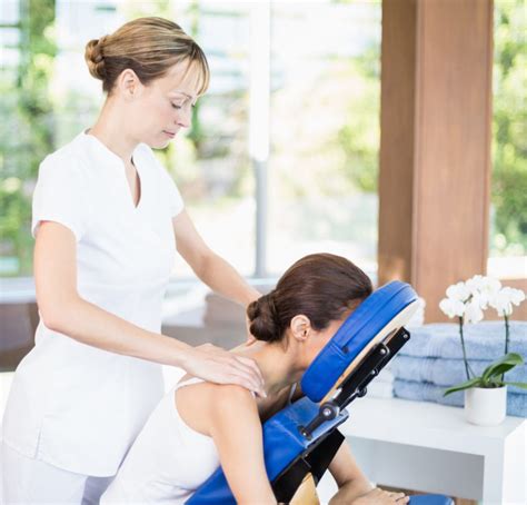 Seeking Professional Help: How to Select the Right Massage Therapist