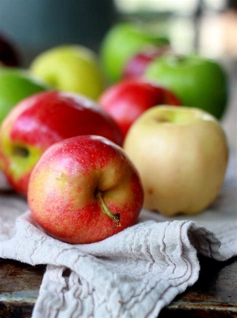 Selecting the Ideal Apples for Your Irresistible Pie