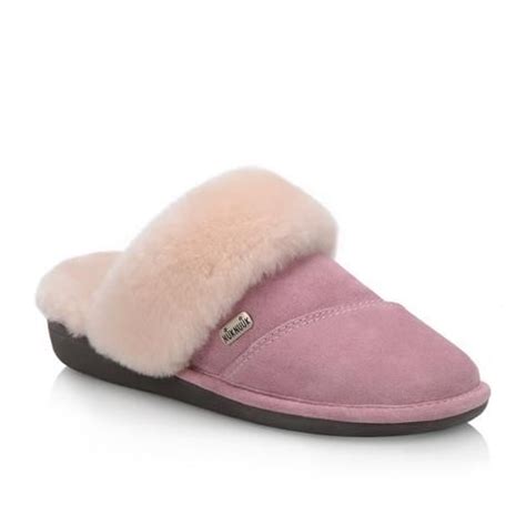 Slippers: The Embodiment of Comfort and Relaxation