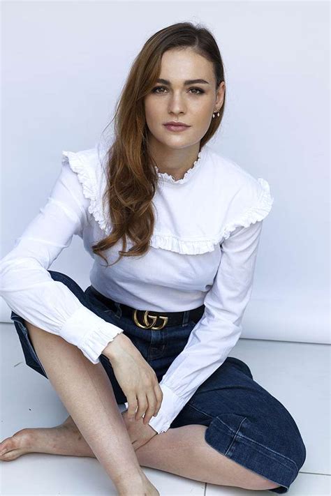 Sophie Skelton's Age: A Rising Star with Promising Potential